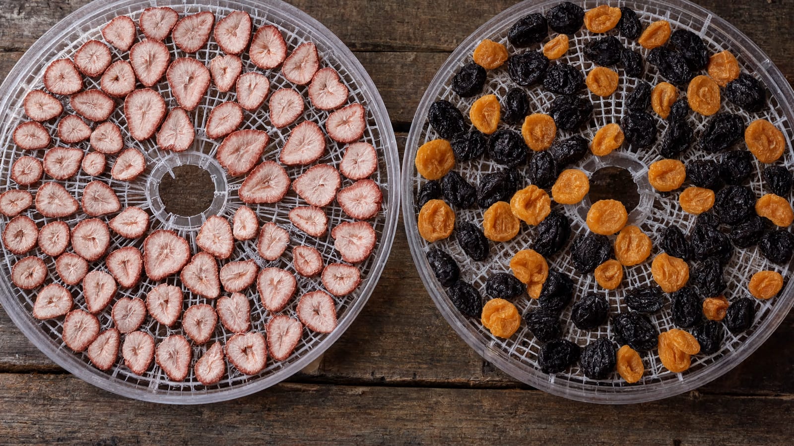 Dried fruit slices on a round drying rack